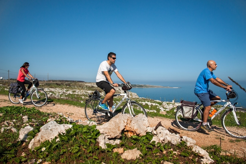 Cicloturismo in Puglia tra masserie e grotte 